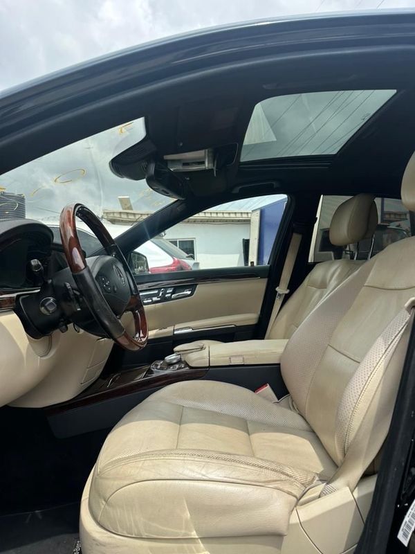 Thumbnail 12 of 2012 Mercedes-Benz S-Class S550